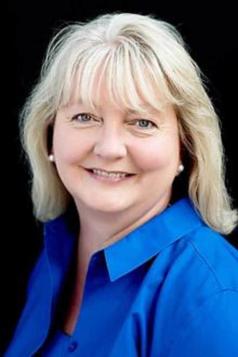 Lisa O Neill